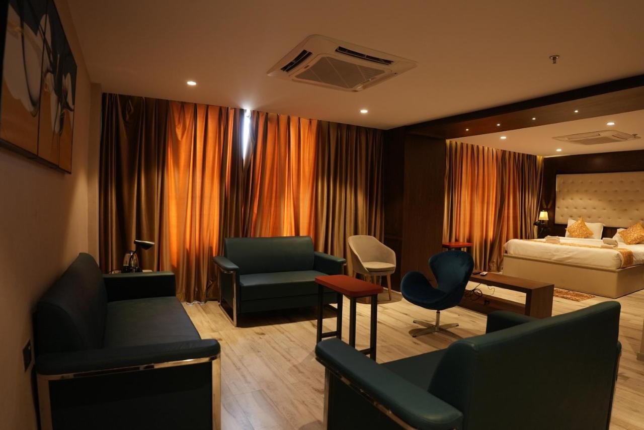 Hotel Ocean Vista Bay ヴィシャーカパトナム エクステリア 写真
